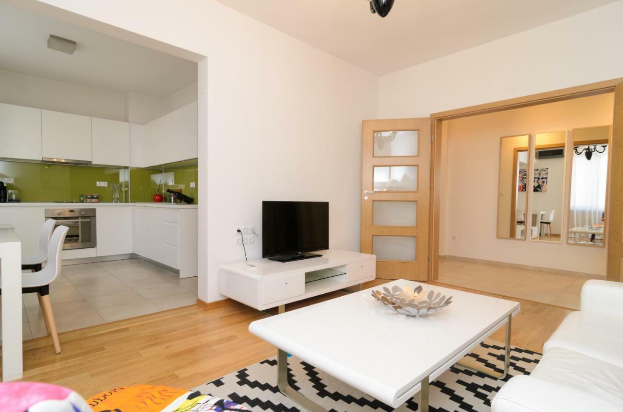 Rise & Shine Sofia Luxury Apartment By Flat Mаnager ภายนอก รูปภาพ