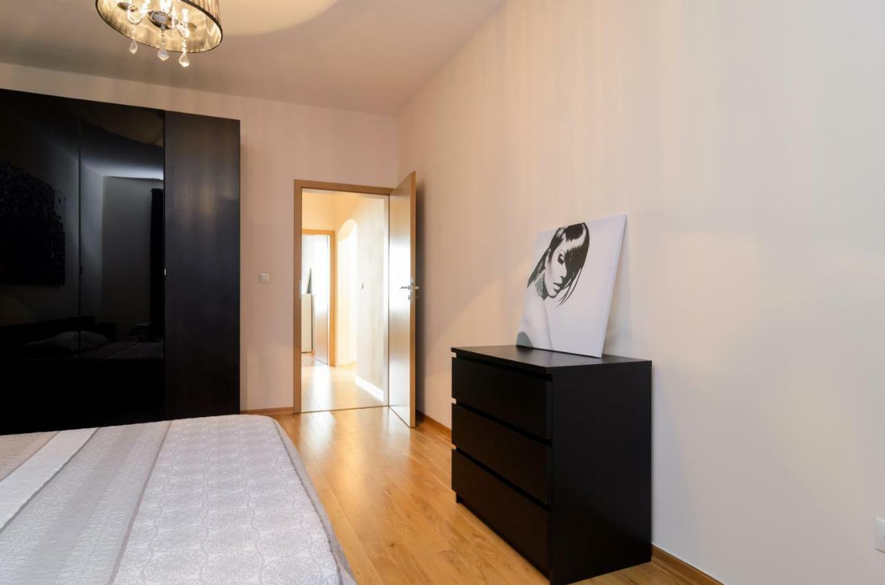 Rise & Shine Sofia Luxury Apartment By Flat Mаnager ภายนอก รูปภาพ