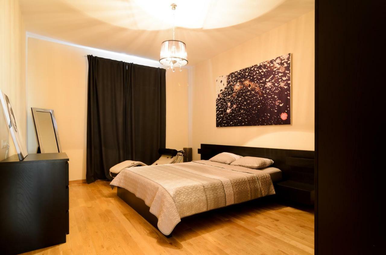 Rise & Shine Sofia Luxury Apartment By Flat Mаnager ภายนอก รูปภาพ